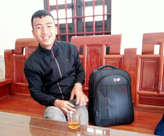 Nhặt được balo đầy tiền, cán bộ xã đăng lên facebook tìm người trả lại - 1 Nhặt được balo đầy tiền, cán bộ xã đăng lên facebook tìm người trả lại - 1