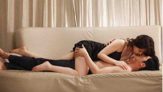 Khi về giường, đàn ông có 3 bí mật luôn 'vùi sâu', nếu phụ nữ biết cách 'khai thông' chắc chắn cả đời chàng sẽ si mê bạn như điếu đổ - 1 Khi về giường, đàn ông có 3 bí mật luôn 'vùi sâu', nếu phụ nữ biết cách 'khai thông' chắc chắn cả đời chàng sẽ si mê bạn như điếu đổ - 1
