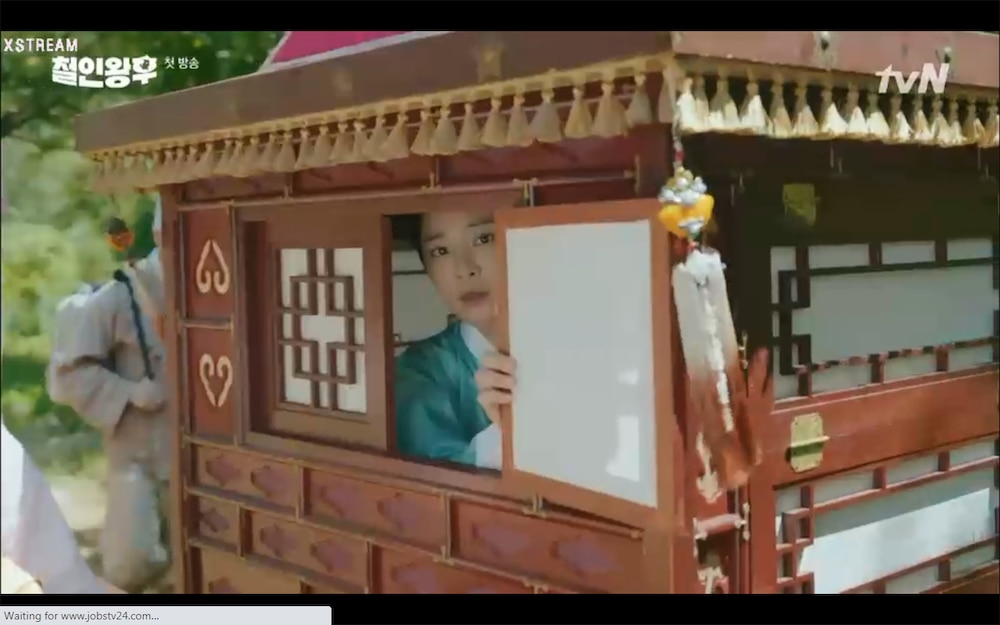 'Mr. Queen' tập 1: Choi Jin Hyuk xuyên không biến thành phụ nữ vì lỡ hôn Shin Hye Sun - 43 'Mr. Queen' tập 1: Choi Jin Hyuk xuyên không biến thành phụ nữ vì lỡ hôn Shin Hye Sun - 43