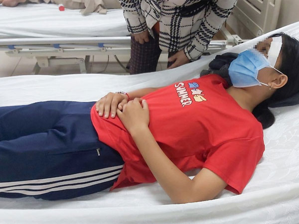 Người đàn ông đánh bé gái nhập viện sau va chạm giao thông Người đàn ông đánh bé gái nhập viện sau va chạm giao thông
