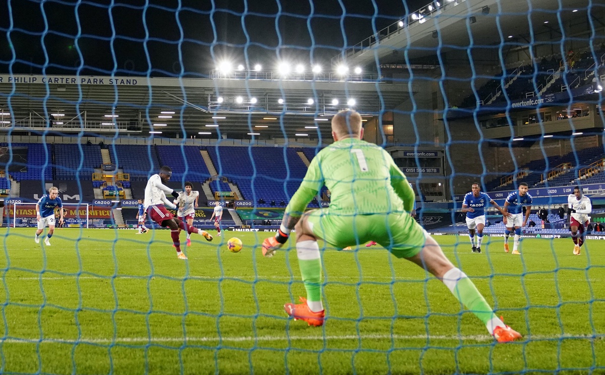 Arsenal tiếp tục xếp vị trí thứ 15 sau trận thua Everton - 4 Arsenal tiếp tục xếp vị trí thứ 15 sau trận thua Everton - 4