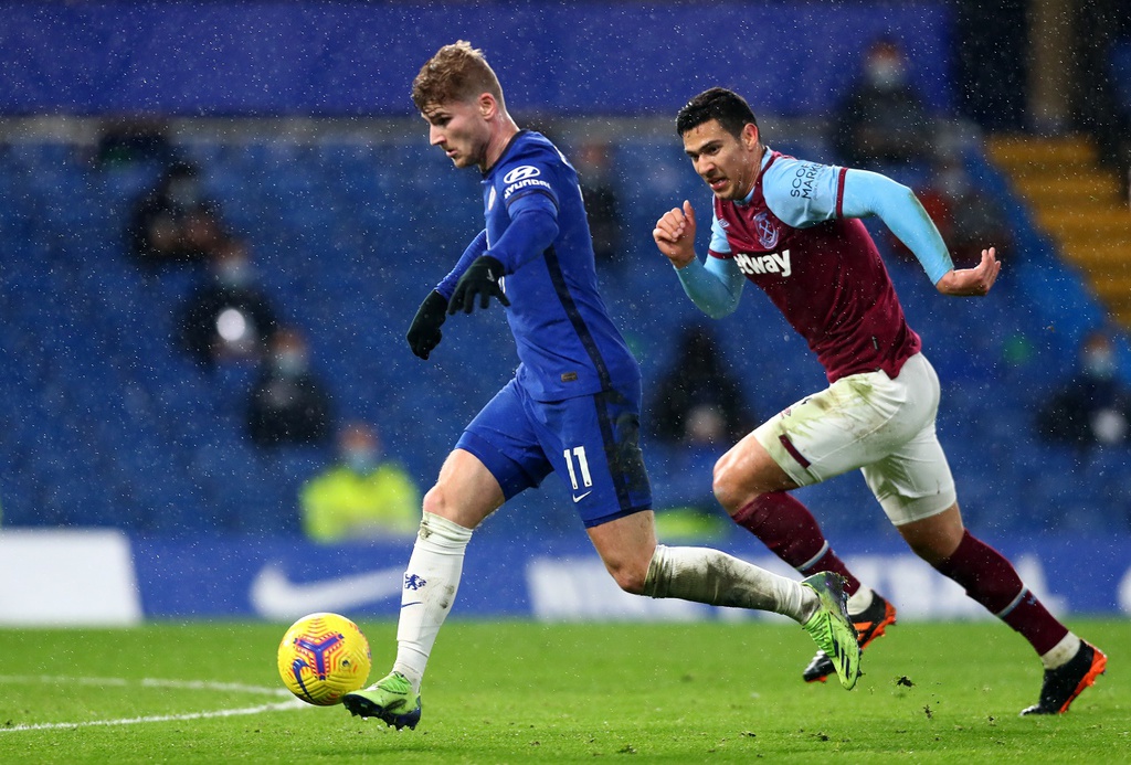 Chelsea đẩy Tottenham xuống vị trí thứ 6 - 4