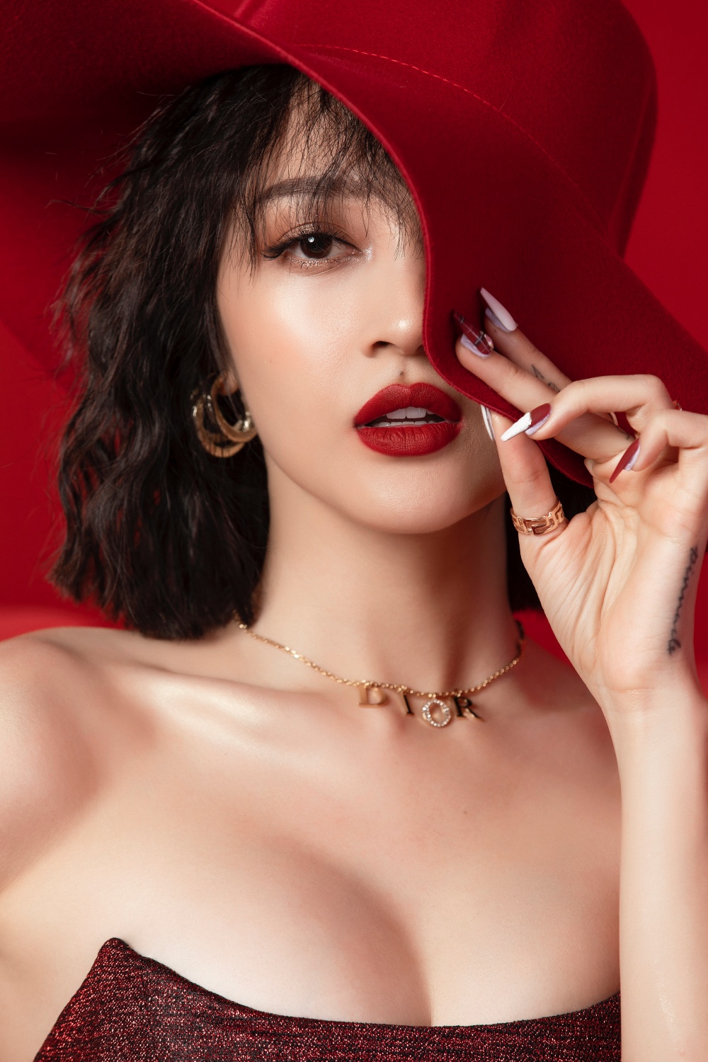 Bảo Anh khoe vòng 1 nóng bỏng trong bộ ảnh mừng Giáng sinh - 1 Bảo Anh khoe vòng 1 nóng bỏng trong bộ ảnh mừng Giáng sinh - 1