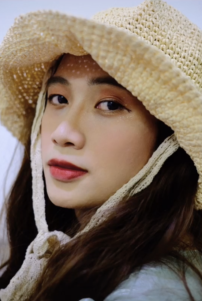 Cô nàng lôi bạn trai ra làm mẫu make-up, xong xuôi mới thấy 'tứk á' vì sao còn xinh hơn mình - 6 Cô nàng lôi bạn trai ra làm mẫu make-up, xong xuôi mới thấy 'tứk á' vì sao còn xinh hơn mình - 6