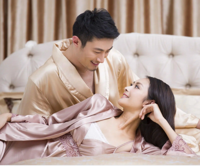 Trong 'cuộc yêu', phụ nữ thường nhầm tưởng đàn ông mê mẩn cách chiều chồng này mà không hề biết mình đang 'dâng chồng' cho người khác - 2 Trong 'cuộc yêu', phụ nữ thường nhầm tưởng đàn ông mê mẩn cách chiều chồng này mà không hề biết mình đang 'dâng chồng' cho người khác - 2