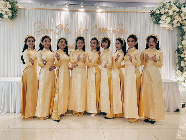 Lễ ăn hỏi ấm cúng của NSND Công Lý và cô dâu kém 15 tuổi: Cô dâu thay áo dài trắng theo chú rể về nhà chồng - 24 Lễ ăn hỏi ấm cúng của NSND Công Lý và cô dâu kém 15 tuổi: Cô dâu thay áo dài trắng theo chú rể về nhà chồng - 24