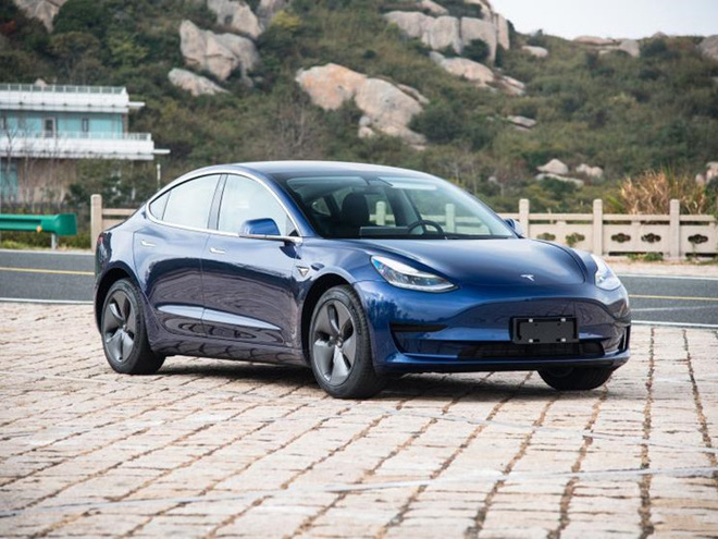 Xe điện Tesla vừa mở hàng tại Trung Quốc đã bán đắt như tôm tươi, 100.000 đơn chốt chỉ trong vòng vài tiếng Xe điện Tesla vừa mở hàng tại Trung Quốc đã bán đắt như tôm tươi, 100.000 đơn chốt chỉ trong vòng vài tiếng