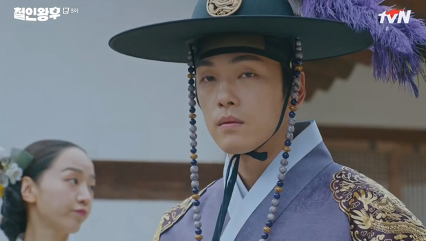 Vừa đánh Kim Jung Hyun váng đầu, Shin Hye Sun được thưởng nóng một nụ hôn ở Mr. Queen tập 8 - 2 Vừa đánh Kim Jung Hyun váng đầu, Shin Hye Sun được thưởng nóng một nụ hôn ở Mr. Queen tập 8 - 2