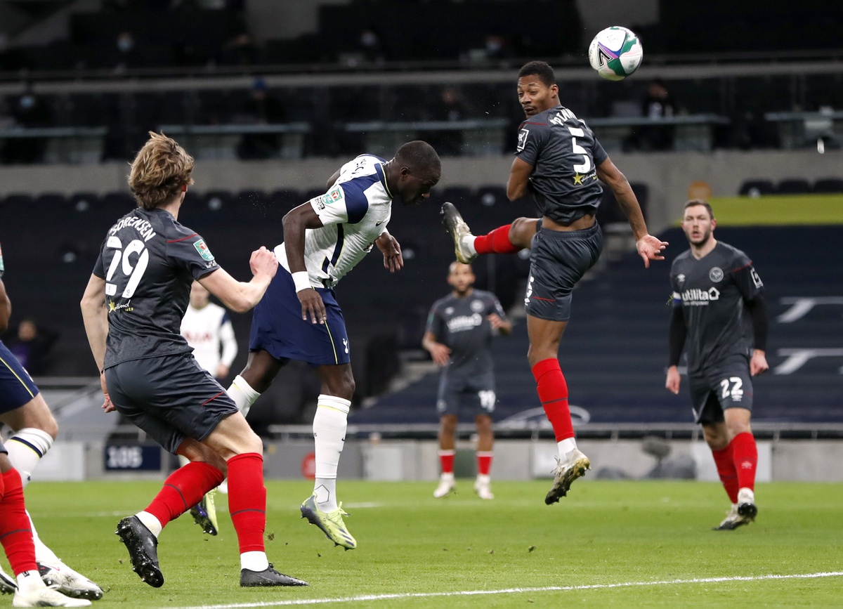 Son Heung-min ghi bàn giúp Tottenham vào chung kết League Cup - 1