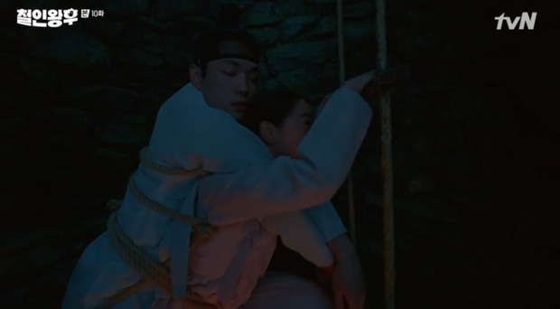 Shin Hye Sun nổi máu 'dê già', lập mưu hốt trọn phi tần của 'anh hoàng' Kim Jung Hyun ở Mr. Queen tập 10 Shin Hye Sun nổi máu 'dê già', lập mưu hốt trọn phi tần của 'anh hoàng' Kim Jung Hyun ở Mr. Queen tập 10