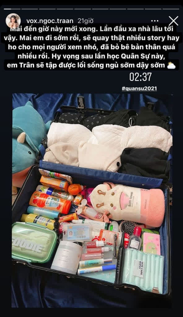 Võ Ngọc Trân bê nguyên vali chứa quá nửa là đồ make-up, dưỡng da đi... học quân sự - 1 Võ Ngọc Trân bê nguyên vali chứa quá nửa là đồ make-up, dưỡng da đi... học quân sự - 1
