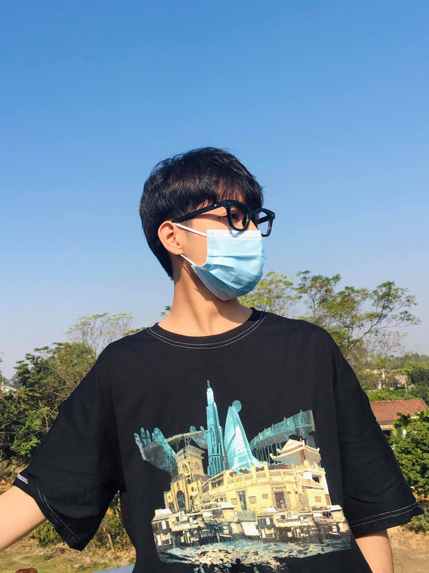 Xuất hiện 'nam thần khẩu trang' phiên bản Việt, netizen nằng nặc đòi xem mặt để biết nhan sắc thật như thế nào - 4 Xuất hiện 'nam thần khẩu trang' phiên bản Việt, netizen nằng nặc đòi xem mặt để biết nhan sắc thật như thế nào - 4