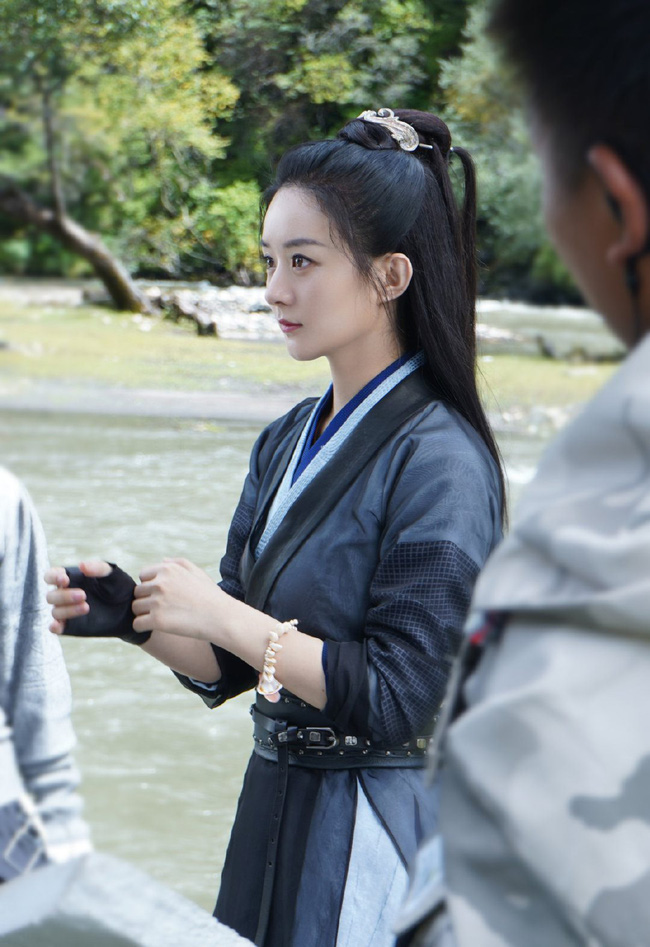 Hữu Phỉ: Triệu Lệ Dĩnh trúng độc nằm trong tay Vương Nhất Bác, phản ứng ngược đời của netizen gây chú ý - 3 Hữu Phỉ: Triệu Lệ Dĩnh trúng độc nằm trong tay Vương Nhất Bác, phản ứng ngược đời của netizen gây chú ý - 3