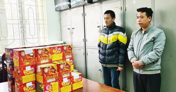 Phó Trưởng công an xã lợi dụng mạng xã hội để buôn bán pháo nổ Phó Trưởng công an xã lợi dụng mạng xã hội để buôn bán pháo nổ