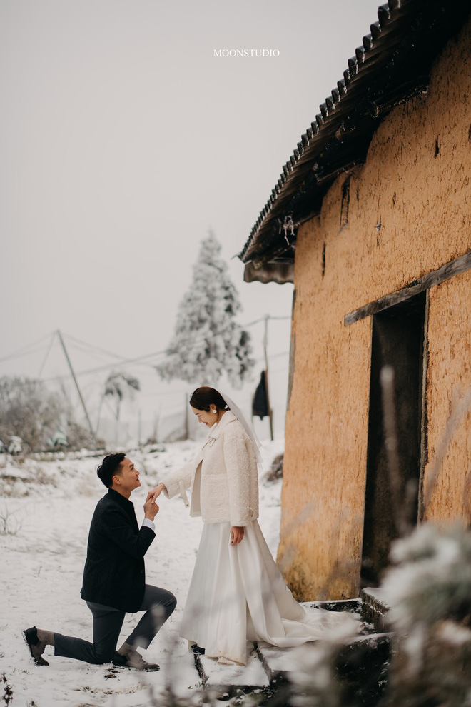 Trọn bộ ảnh cưới lung linh của cặp đôi Hà Nội giữa băng tuyết kỳ ảo ở Y Tý khiến dân tình trầm trồ ngưỡng mộ - 21 Trọn bộ ảnh cưới lung linh của cặp đôi Hà Nội giữa băng tuyết kỳ ảo ở Y Tý khiến dân tình trầm trồ ngưỡng mộ - 21