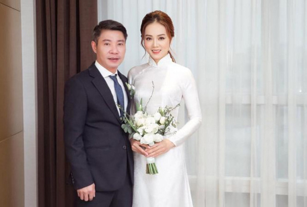 Tuổi U50 của 'cô Đẩu' Công Lý: 2 lần hôn nhân 'đứt gánh' lại cập bến bình yên - 3 Tuổi U50 của 'cô Đẩu' Công Lý: 2 lần hôn nhân 'đứt gánh' lại cập bến bình yên - 3