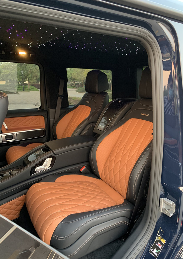 Khui công Mercedes-AMG G 63 MBS đầu tiên cho đại gia Việt chơi Tết: Giá gần 13 tỷ, màu độc, ghế thương gia, thêm chi tiết như Rolls-Royce - 10 Khui công Mercedes-AMG G 63 MBS đầu tiên cho đại gia Việt chơi Tết: Giá gần 13 tỷ, màu độc, ghế thương gia, thêm chi tiết như Rolls-Royce - 10