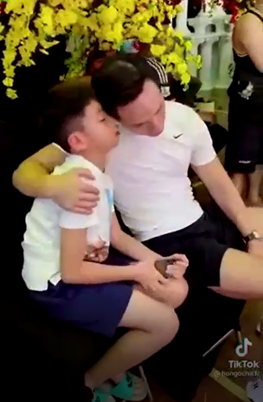 Khi không có mặt Hà Hồ, Kim Lý và Subeo đối xử với nhau như thế nào? - 3 Khi không có mặt Hà Hồ, Kim Lý và Subeo đối xử với nhau như thế nào? - 3