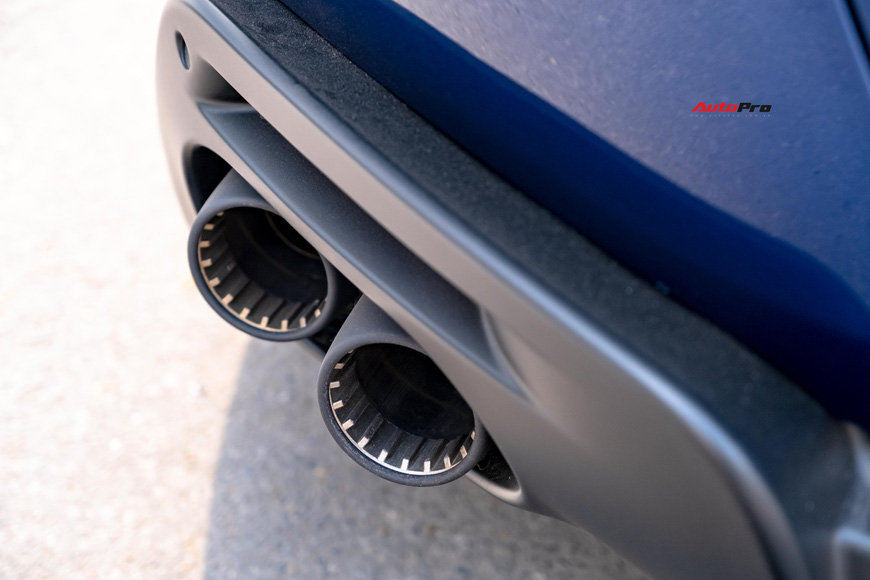 Soi chi tiết Ferrari Roma đầu tiên Việt Nam: Siêu xe 4 chỗ với thiết kế lạ mắt, nội thất còn gây bất ngờ hơn - 6 Soi chi tiết Ferrari Roma đầu tiên Việt Nam: Siêu xe 4 chỗ với thiết kế lạ mắt, nội thất còn gây bất ngờ hơn - 6