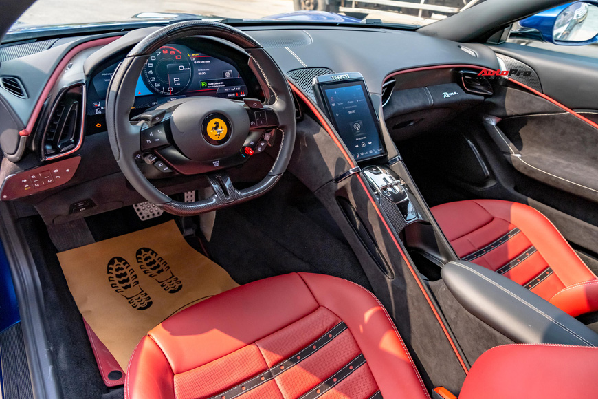 Soi chi tiết Ferrari Roma đầu tiên Việt Nam: Siêu xe 4 chỗ với thiết kế lạ mắt, nội thất còn gây bất ngờ hơn - 11 Soi chi tiết Ferrari Roma đầu tiên Việt Nam: Siêu xe 4 chỗ với thiết kế lạ mắt, nội thất còn gây bất ngờ hơn - 11