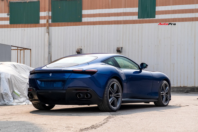 Soi chi tiết Ferrari Roma đầu tiên Việt Nam: Siêu xe 4 chỗ với thiết kế lạ mắt, nội thất còn gây bất ngờ hơn - 22 Soi chi tiết Ferrari Roma đầu tiên Việt Nam: Siêu xe 4 chỗ với thiết kế lạ mắt, nội thất còn gây bất ngờ hơn - 22