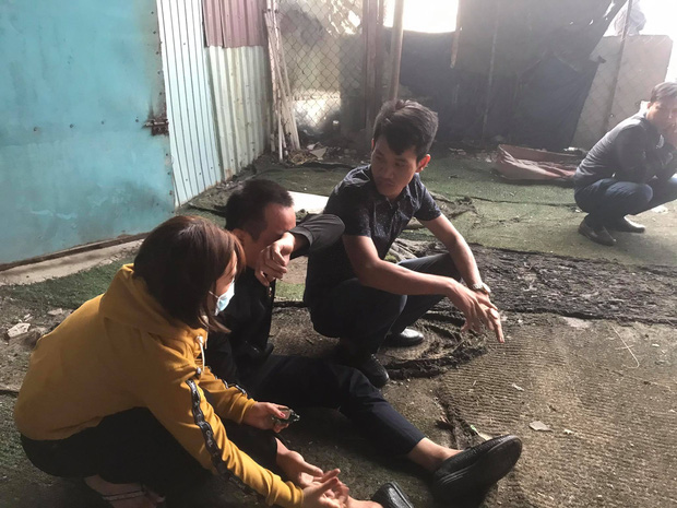 Cửa hàng xe máy ở Bình Dương cháy rụi, người chủ gào khóc đau đớn vì gia tài hàng tỷ đồng chìm trong biển lửa - 3 Cửa hàng xe máy ở Bình Dương cháy rụi, người chủ gào khóc đau đớn vì gia tài hàng tỷ đồng chìm trong biển lửa - 3