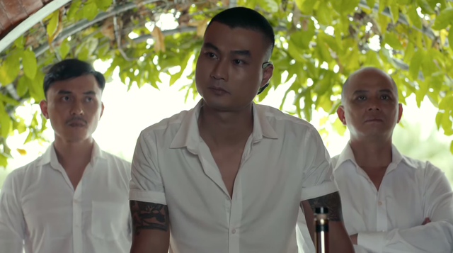 Hồ sơ cá sấu tập 18: Tuấn 'mỏ' điên cuồng tìm kẻ chơi khăm, gia đình Hải lại bị đe dọa - 1 Hồ sơ cá sấu tập 18: Tuấn 'mỏ' điên cuồng tìm kẻ chơi khăm, gia đình Hải lại bị đe dọa - 1