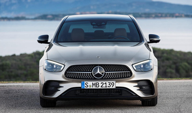 Mercedes-Benz E-Class 2021 bất ngờ xuất hiện tại Việt Nam: Thiết kế mỹ miều, ra mắt sẽ đe dọa BMW 5-Series - 4 Mercedes-Benz E-Class 2021 bất ngờ xuất hiện tại Việt Nam: Thiết kế mỹ miều, ra mắt sẽ đe dọa BMW 5-Series - 4