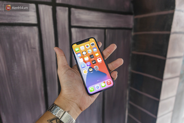 Săm soi giá iPhone 12 những ngày cận Tết: 12 mini giảm giá cực sâu, 12 Pro Max hạ nhiệt - 1 Săm soi giá iPhone 12 những ngày cận Tết: 12 mini giảm giá cực sâu, 12 Pro Max hạ nhiệt - 1
