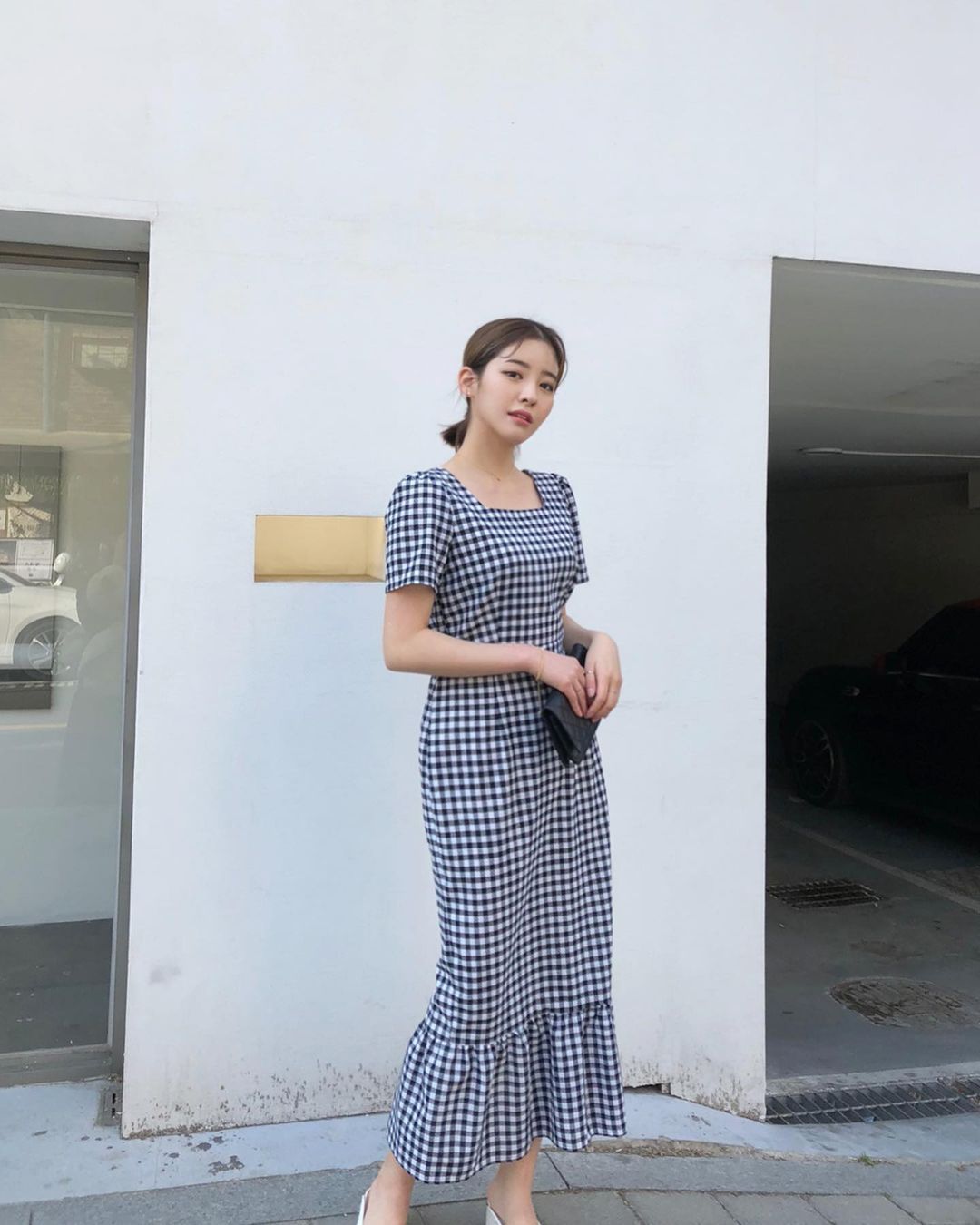 Nhất định phải 'hốt' về 3 kiểu váy họa tiết này cho Tết vì diện lên cứ xinh lung linh, lại cực sang chảnh chứ không sến - 10 Nhất định phải 'hốt' về 3 kiểu váy họa tiết này cho Tết vì diện lên cứ xinh lung linh, lại cực sang chảnh chứ không sến - 10