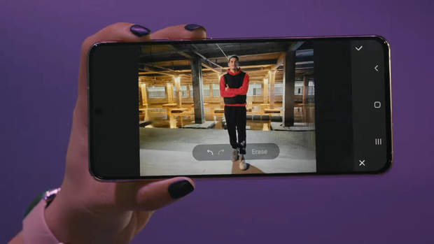 Chỉ trong vòng 10 giây ngắn ngủi, Samsung khiến người xem livestream ra mắt Galaxy S21 phải thốt lên 'Wow!' - 1 Chỉ trong vòng 10 giây ngắn ngủi, Samsung khiến người xem livestream ra mắt Galaxy S21 phải thốt lên 'Wow!' - 1