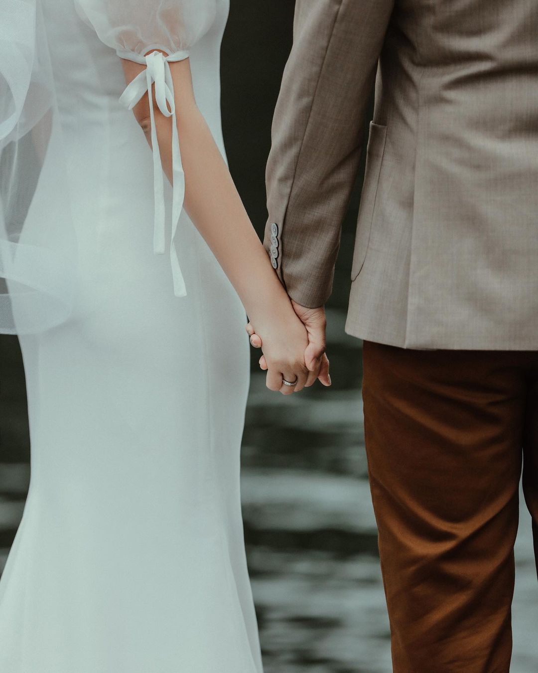 Tổng giám đốc Phan Thành tự tay khoe thiệp mời và hé lộ ảnh cưới đẹp xỉu, dân tình nôn nóng đếm ngược tới giờ G - 3 Tổng giám đốc Phan Thành tự tay khoe thiệp mời và hé lộ ảnh cưới đẹp xỉu, dân tình nôn nóng đếm ngược tới giờ G - 3