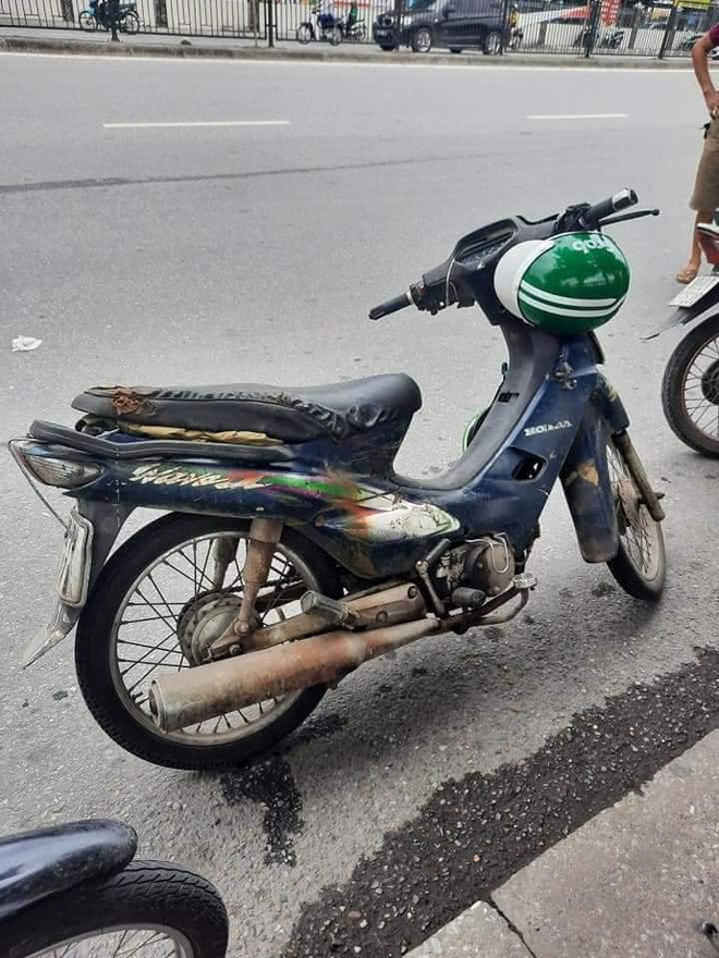 Ứng dụng báo SH sắp đến đón, chàng trai méo mặt vì tài xế mang con xe đặc biệt tới Ứng dụng báo SH sắp đến đón, chàng trai méo mặt vì tài xế mang con xe đặc biệt tới