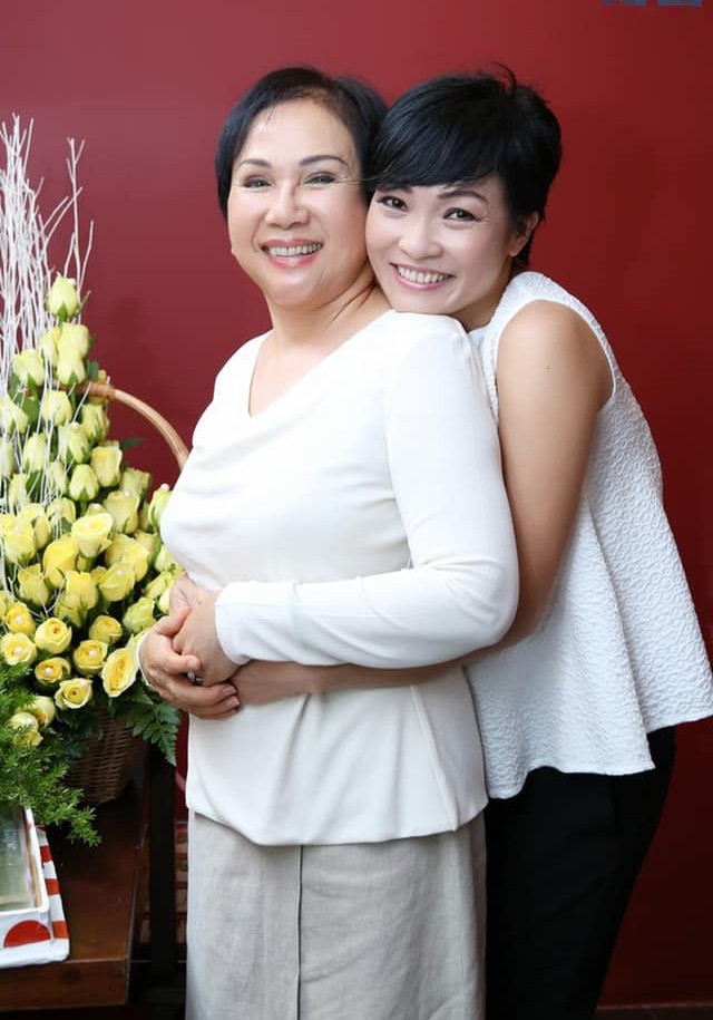 Phương Thanh gọi danh ca Lệ Thu là Mẹ, Nguyên Vũ nhớ mãi cái xiết tay của tiền bối - 1 Phương Thanh gọi danh ca Lệ Thu là Mẹ, Nguyên Vũ nhớ mãi cái xiết tay của tiền bối - 1