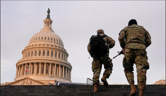 Mỹ: Hàng chục ngàn Vệ binh Quốc gia không ngừng đổ về Washington - 5 Mỹ: Hàng chục ngàn Vệ binh Quốc gia không ngừng đổ về Washington - 5
