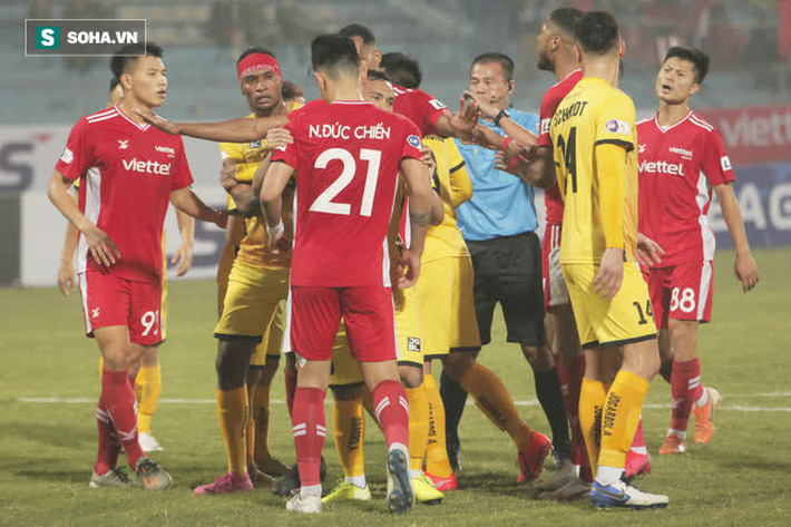 HLV Trương Việt Hoàng trần tình lý do ĐKVĐ V.League thua sốc, đá vật vờ như 'rắn mắt đầu' HLV Trương Việt Hoàng trần tình lý do ĐKVĐ V.League thua sốc, đá vật vờ như 'rắn mắt đầu'
