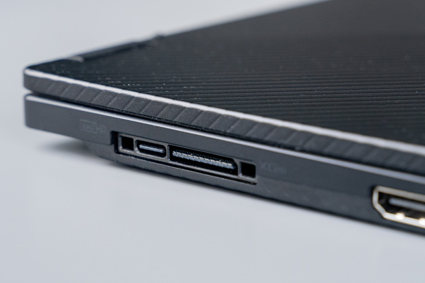 ASUS trình làng laptop gaming mới: Màn hình xoay 360 độ, thân hình 13 inch nhỏ gọn không tưởng - 4 ASUS trình làng laptop gaming mới: Màn hình xoay 360 độ, thân hình 13 inch nhỏ gọn không tưởng - 4