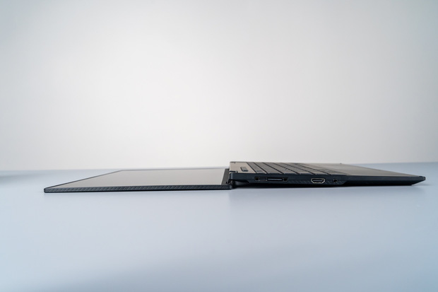 ASUS trình làng laptop gaming mới: Màn hình xoay 360 độ, thân hình 13 inch nhỏ gọn không tưởng - 2 ASUS trình làng laptop gaming mới: Màn hình xoay 360 độ, thân hình 13 inch nhỏ gọn không tưởng - 2