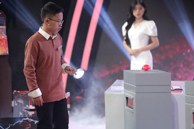 Siêu Trí Tuệ: Bất ngờ trước màn 'soán ngôi' đi vào lịch sử của cao thủ Toán học 19 tuổi! - 4 Siêu Trí Tuệ: Bất ngờ trước màn 'soán ngôi' đi vào lịch sử của cao thủ Toán học 19 tuổi! - 4
