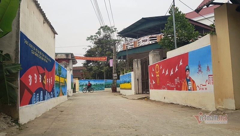 Thôn ở Thanh Hóa vẽ hơn 200m2 tranh bích họa quanh làng - 2 Thôn ở Thanh Hóa vẽ hơn 200m2 tranh bích họa quanh làng - 2