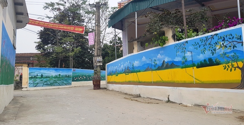 Thôn ở Thanh Hóa vẽ hơn 200m2 tranh bích họa quanh làng - 4 Thôn ở Thanh Hóa vẽ hơn 200m2 tranh bích họa quanh làng - 4