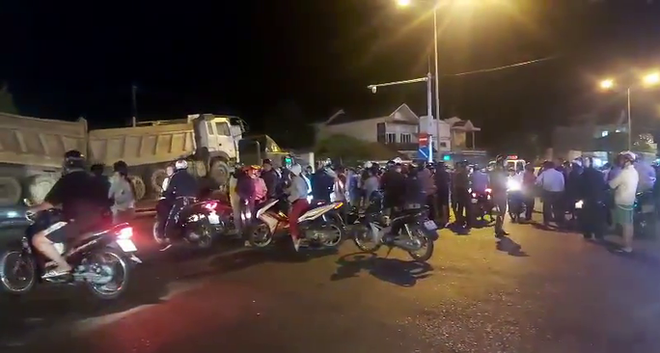 Vụ thi thể nạn nhân bị kéo đi 60km sau tai nạn: Lực lượng kỹ thuật hình sự vào cuộc Vụ thi thể nạn nhân bị kéo đi 60km sau tai nạn: Lực lượng kỹ thuật hình sự vào cuộc