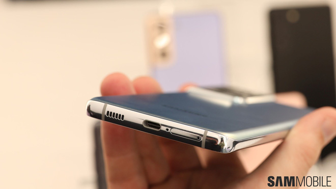 Samsung Galaxy S21 có một lỗi thiết kế nhỏ, có thể khiến người dùng chọc nhầm lỗ Samsung Galaxy S21 có một lỗi thiết kế nhỏ, có thể khiến người dùng chọc nhầm lỗ