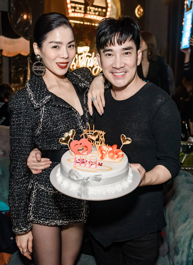 Lệ Quyên và tình trẻ Lâm Bảo Châu dính nhau như hình với bóng tại sinh nhật Quang Hà - 1 Lệ Quyên và tình trẻ Lâm Bảo Châu dính nhau như hình với bóng tại sinh nhật Quang Hà - 1