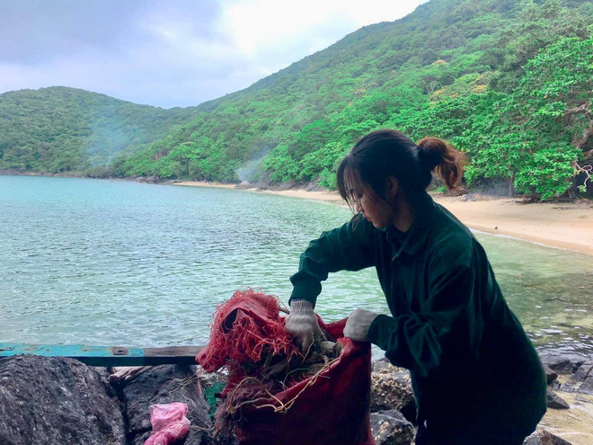 Đi tình nguyện, cô gái bất ngờ 'nhặt' luôn anh bộ đội điển trai kém 3 tuổi về làm chồng - 1 Đi tình nguyện, cô gái bất ngờ 'nhặt' luôn anh bộ đội điển trai kém 3 tuổi về làm chồng - 1