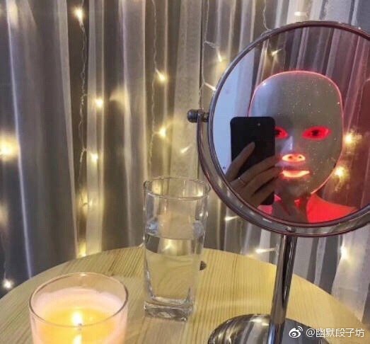 Những màn đắp mặt nạ 'siêu phẩm' của chị em khiến người nhìn hú hồn: Ai yếu tim chắc chết - 1 Những màn đắp mặt nạ 'siêu phẩm' của chị em khiến người nhìn hú hồn: Ai yếu tim chắc chết - 1