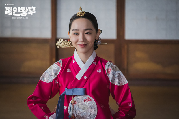 Mr. Queen thoát án tử, không bị phạt vì 'xuyên tạc lịch sử' - 1 Mr. Queen thoát án tử, không bị phạt vì 'xuyên tạc lịch sử' - 1