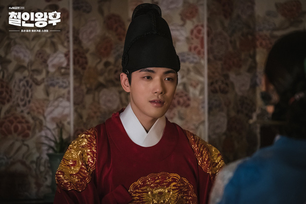 Mr. Queen thoát án tử, không bị phạt vì 'xuyên tạc lịch sử' - 2 Mr. Queen thoát án tử, không bị phạt vì 'xuyên tạc lịch sử' - 2