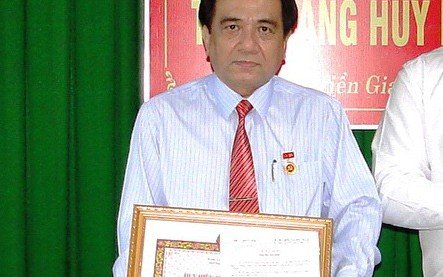 Bắt khẩn cấp Chánh Văn phòng sở Y tế Tiền Giang vì vòi tiền bác sĩ Bắt khẩn cấp Chánh Văn phòng sở Y tế Tiền Giang vì vòi tiền bác sĩ