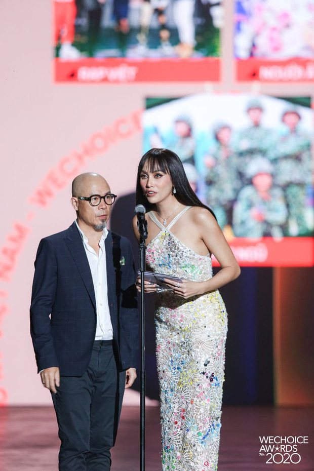 Võ Hoàng Yến tiết lộ lý do đọc tên Rap Việt nhấn nhá đầy hài hước tại Gala WeChoice Awards 2020 - 3 Võ Hoàng Yến tiết lộ lý do đọc tên Rap Việt nhấn nhá đầy hài hước tại Gala WeChoice Awards 2020 - 3
